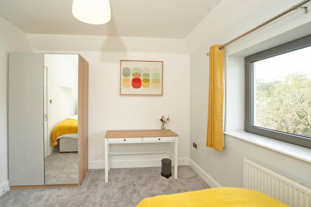 Home From Home - 4 Double Bed House With Parking Slough Exteriér fotografie
